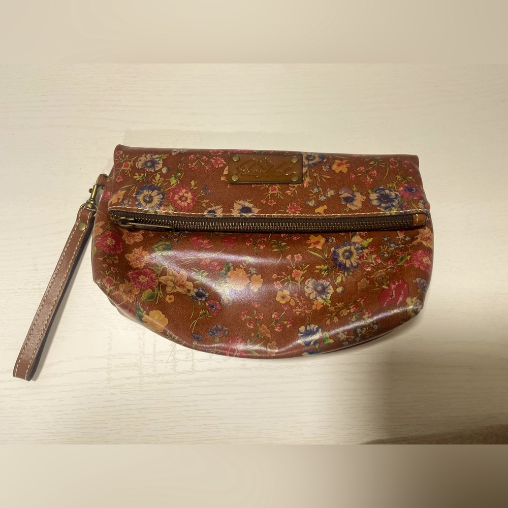 Patricia Nash medium wristlet